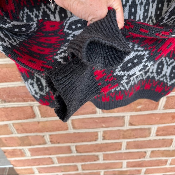 Knit crewneck winter sweater. Made in Switzerland by John Wanamaker - Picture 5 of 8